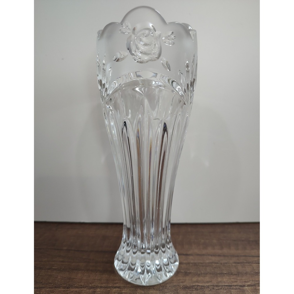 Oneida Crystal Southern Garden Bud Vase 7" Frosted Top Scalloped Edge Roses